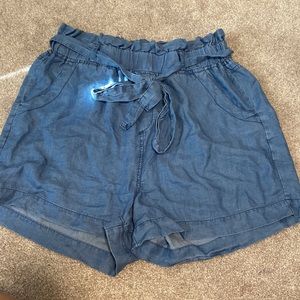 Francesca’s tie waist shorts